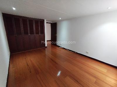 Apartamento de 2 alcobas en venta en Santa Barbara Occidental, Bogotá, 125 m² · foto 7 de 13