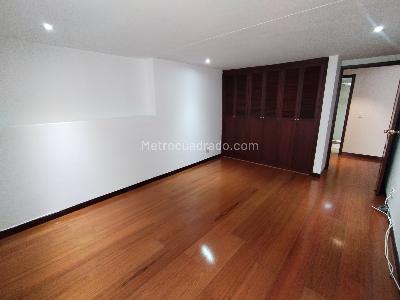 Apartamento de 2 alcobas en venta en Santa Barbara Occidental, Bogotá, 125 m² · foto 8 de 13