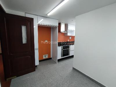 Apartamento de 2 alcobas en venta en Santa Barbara Occidental, Bogotá, 125 m² · foto 12 de 13