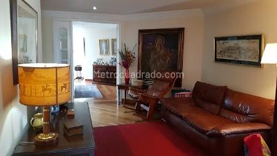 Apartamento de 3 alcobas en venta en La Carolina, Bogotá, 524 m² · foto 2 de 19