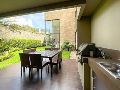 Casa de 4 alcobas en venta en Santa Barbara Alta, Bogotá, 890 m² · foto 10 de 12