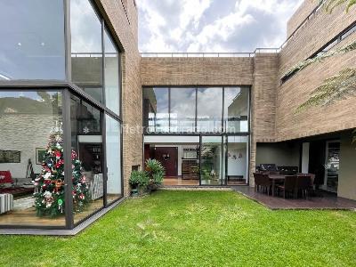 Casa de 4 alcobas en venta en Santa Barbara Alta, Bogotá, 890 m² · foto 11 de 12