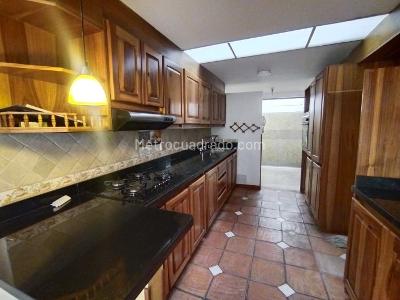 Casa en venta en Santa Barbara Occidental, Bogotá · foto 9 de 11