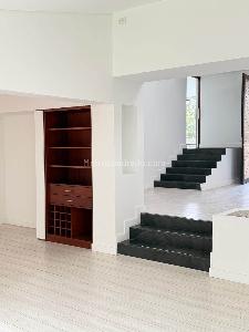 Casa de 4 alcobas en venta en Santa Barbara Alta, Bogotá, 608 m² · foto 2 de 8