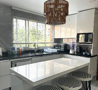 Apartamento de 3 alcobas en venta en Chico Norte Et, Bogotá, 226 m² · foto 7 de 9