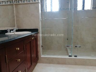 Apartamento de 5 alcobas en venta en Bella Suiza, Bogotá, 254 m² · foto 11 de 20