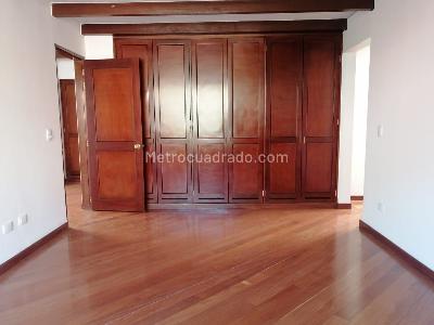 Apartamento de 5 alcobas en venta en Bella Suiza, Bogotá, 254 m² · foto 13 de 20