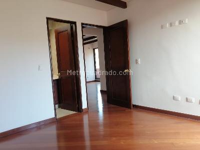 Apartamento de 5 alcobas en venta en Bella Suiza, Bogotá, 254 m² · foto 16 de 20