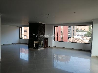 Apartamento de 5 alcobas en venta en Bella Suiza, Bogotá, 254 m² · foto 3 de 20