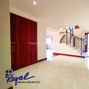 Apartamento en venta en Los Rosales, Bogotá · foto 3 de 20