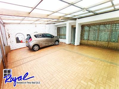 Casa de 5 alcobas en venta en El Batán, Bogotá, 165 m² · foto 2 de 20