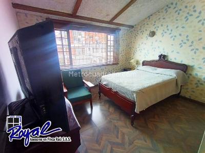 Casa de 5 alcobas en venta en El Batán, Bogotá, 165 m² · foto 15 de 20