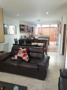 Casa de 3 alcobas en venta en Asturias De Santillana, Chía, 205 m² · foto 2 de 19