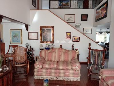Casa de 3 alcobas en venta en Niza, Bogotá, 365 m² · foto 19 de 20