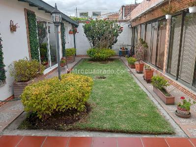 Casa de 3 alcobas en venta en Niza, Bogotá, 365 m² · foto 4 de 20