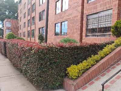 Apartamento en venta en Villas De Granada, Bogotá · foto 2 de 19