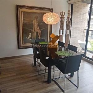 Apartamento de 2 alcobas en venta en Chico Norte, Bogotá, 110 m² · foto 4 de 20