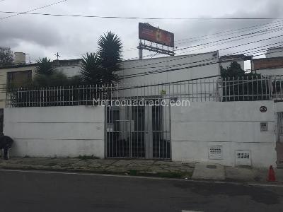 Casa de 3 alcobas en venta en Santa Ana Occidental, Bogotá, 501 m² · foto 3 de 8