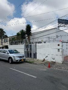 Casa de 3 alcobas en venta en Santa Ana Occidental, Bogotá, 501 m² · foto 2 de 8