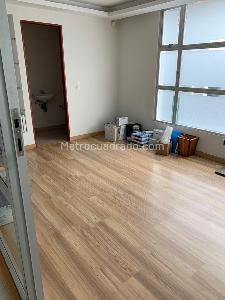 Casa de 3 alcobas en venta en Santa Ana Occidental, Bogotá, 501 m² · foto 5 de 8