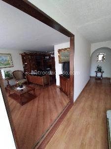 Casa de 5 alcobas en venta en Andes Norte, Bogotá, 300 m² · foto 18 de 20