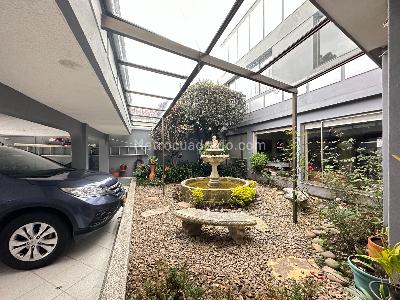 Casa de 5 alcobas en venta en Santa Ana Oriental, Bogotá, 607 m² · foto 3 de 20