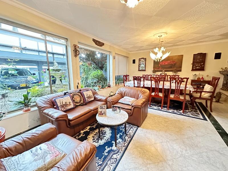Casa – Bogotá, Santa Ana, Localidad Usaquén - Más