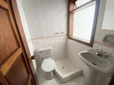 Casa de 5 alcobas en venta en Cedritos Nueva Autopista, Bogotá, 472 m² · foto 9 de 10