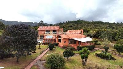 Casa de 5 alcobas en venta en Parcelacion Pan De Azucar, Chía, 500 m² · foto 2 de 20