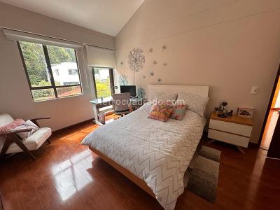 Casa de 4 alcobas en venta en Club Campestre Guaymaral, Bogotá, 1377 m² · foto 13 de 14