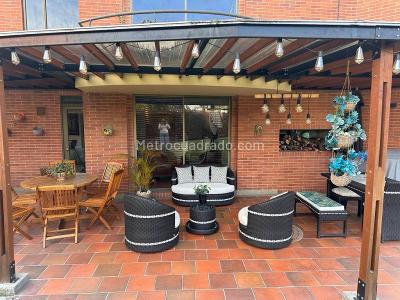 Casa de 4 alcobas en venta en Club Campestre Guaymaral, Bogotá, 1377 m² · foto 2 de 14
