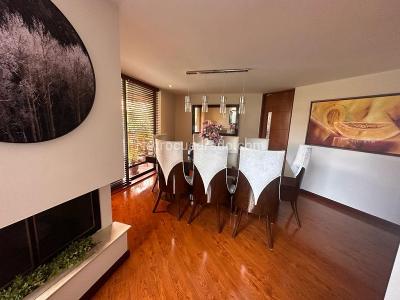 Casa de 4 alcobas en venta en Club Campestre Guaymaral, Bogotá, 1377 m² · foto 3 de 14