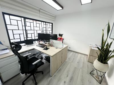Casa de 5 alcobas en venta en Santa Barbara Oriental, Bogotá, 446 m² · foto 3 de 15