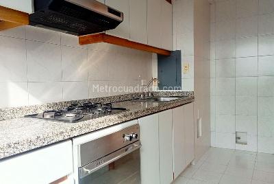 Apartamento de 3 alcobas en arriendo en El Lago, Bogotá, 80 m² · foto 4 de 14