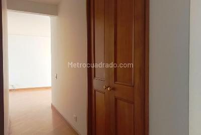Apartamento de 3 alcobas en arriendo en El Lago, Bogotá, 80 m² · foto 7 de 14