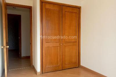 Apartamento de 3 alcobas en arriendo en El Lago, Bogotá, 80 m² · foto 10 de 14
