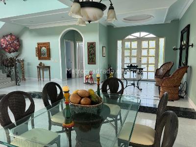 Casa de 4 alcobas en arriendo en El Peñon, Girardot, 500 m² · foto 2 de 20