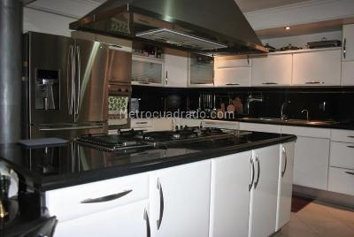 Casa de 4 alcobas en venta en Santa Ana Occidental, Bogotá, 620 m² · foto 11 de 14