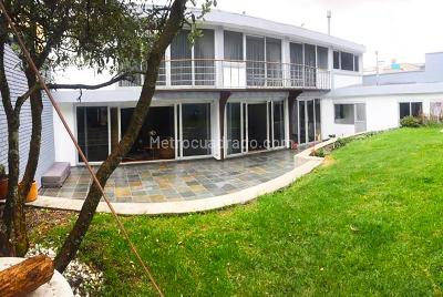 Casa de 4 alcobas en venta en Santa Ana Occidental, Bogotá, 620 m² · foto 13 de 14