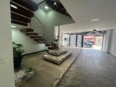 Casa de 3 alcobas en venta en La Camelia, Bogotá, 278 m² · foto 2 de 20