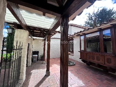 Casa de 3 alcobas en venta en Gratamira, Bogotá, 243 m² · foto 2 de 20