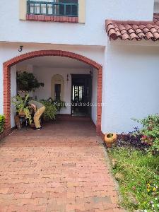 Casa de 4 alcobas en arriendo en Ciudad Jardin, Cali, 185 m² · foto 2 de 20