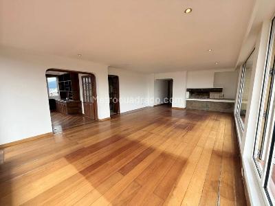 Apartamento de 3 alcobas en venta en Pontevedra, Bogotá, 200 m² · foto 2 de 20