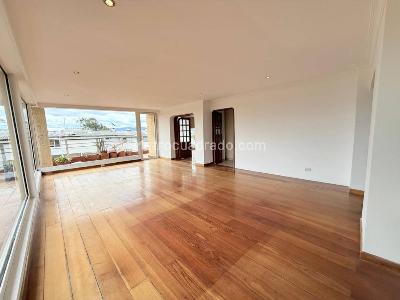 Apartamento de 3 alcobas en venta en Pontevedra, Bogotá, 200 m² · foto 3 de 20