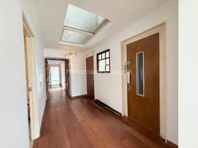 Apartamento de 3 alcobas en venta en Pontevedra, Bogotá, 200 m² · foto 10 de 20