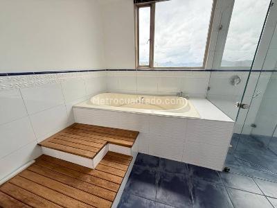 Apartamento de 3 alcobas en venta en Pontevedra, Bogotá, 200 m² · foto 14 de 20