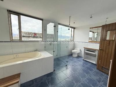 Apartamento de 3 alcobas en venta en Pontevedra, Bogotá, 200 m² · foto 15 de 20