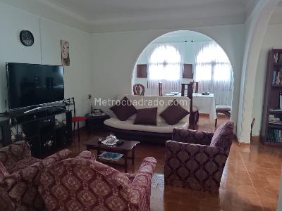 Casa de 5 alcobas en venta en Samper Mendoza, Bogotá, 249 m² · foto 2 de 19