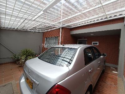 Casa de 3 alcobas en venta en Villa Ines, Bogotá, 143 m² · foto 2 de 18