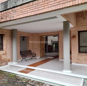 Casa de 5 alcobas en venta en Floresta De La Sabana, Bogotá, 690 m² · foto 3 de 15